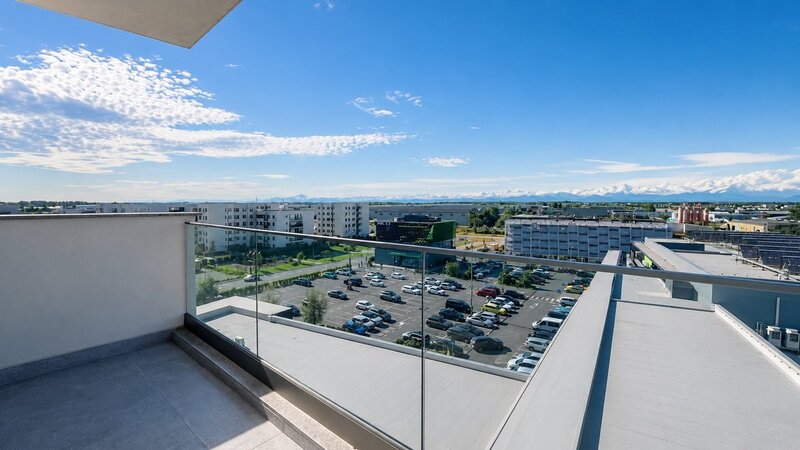 APARTAMENT 3 CAMERE GREENFIELD TEILOR - ETAJ 6/10 VEDERE PANORAMICA PARCARE INCLUSA